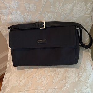 Black stylish women’s COLE HAAN adjustable shoulder bag